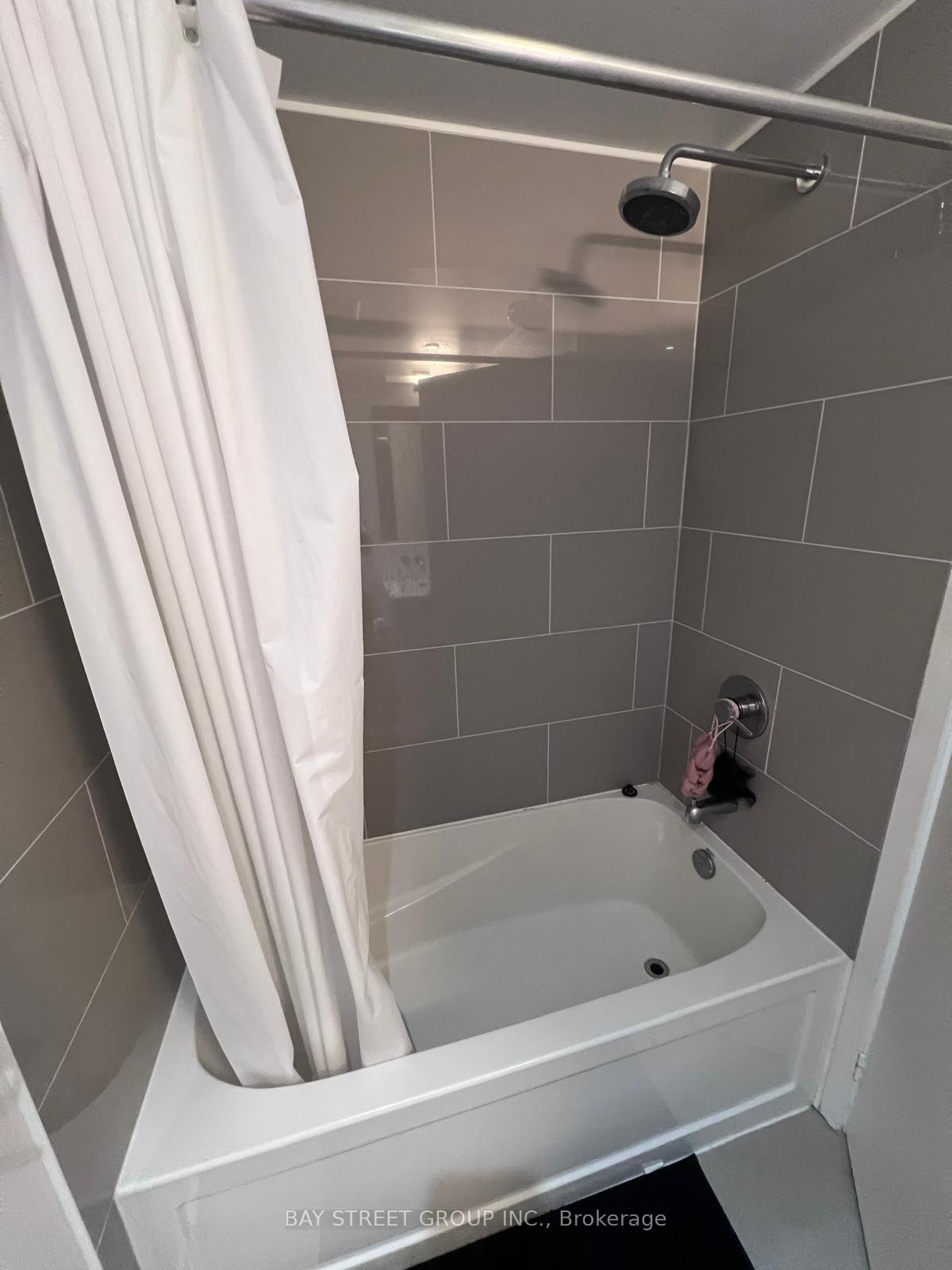 Photo 9 of Unit 4601, 100 Harbour Street, Toronto, Waterfront Communities — HOMEH