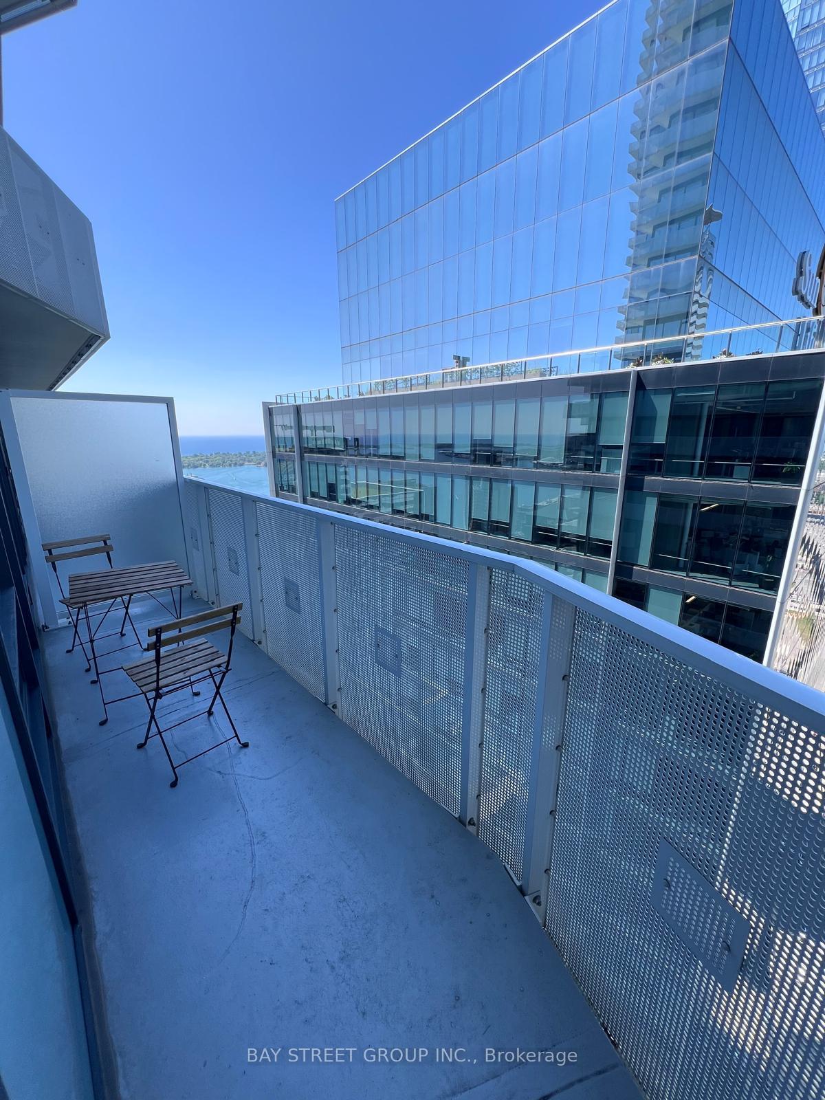 Photo 10 of Unit 4601, 100 Harbour Street, Toronto, Waterfront Communities — HOMEH