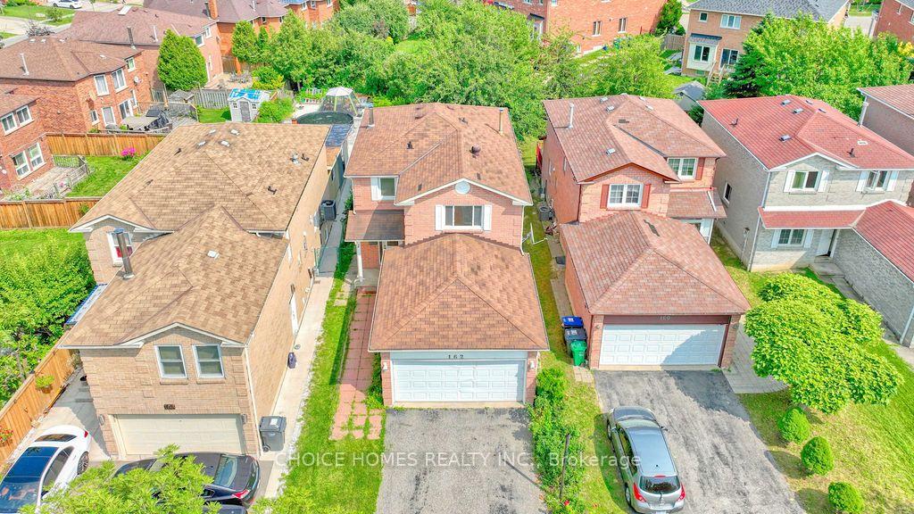 Photo 5 of 162 Clansman Trail, Mississauga, Hurontario — HOMEH