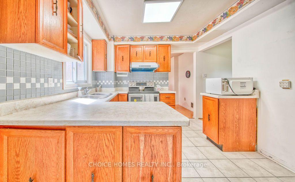 Photo 13 of 162 Clansman Trail, Mississauga, Hurontario — HOMEH