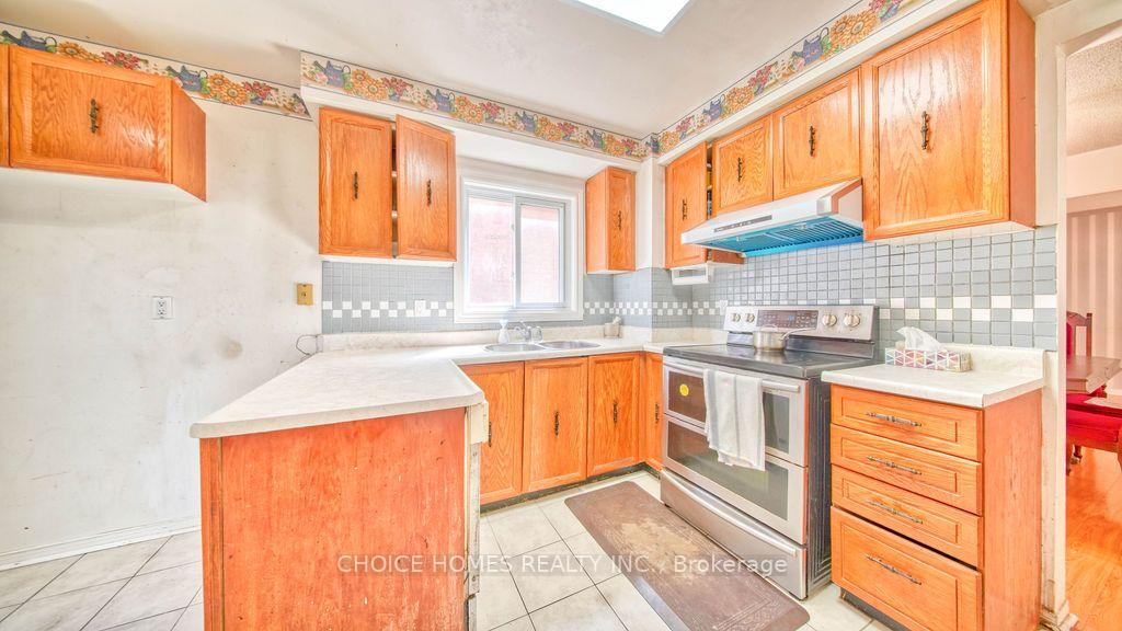 Photo 14 of 162 Clansman Trail, Mississauga, Hurontario — HOMEH