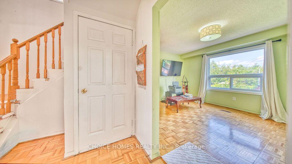 Photo 16 of 162 Clansman Trail, Mississauga, Hurontario — HOMEH