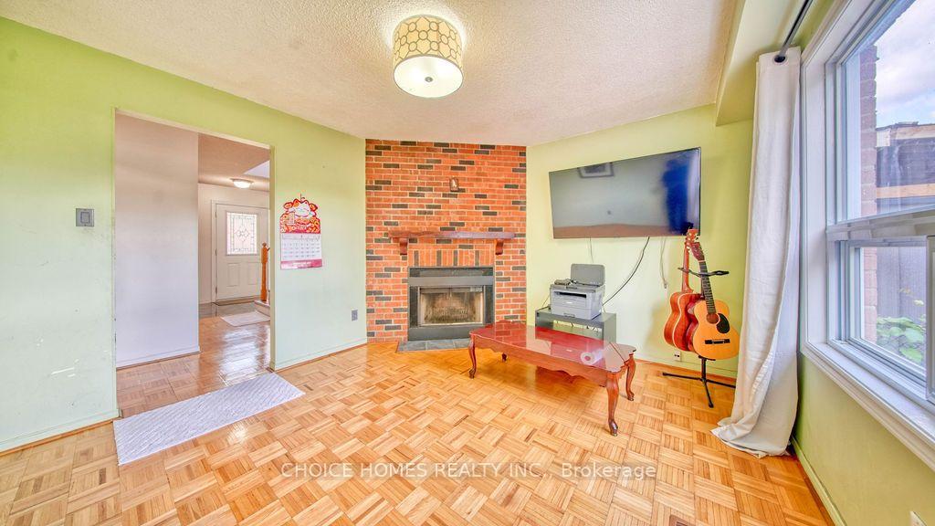 Photo 17 of 162 Clansman Trail, Mississauga, Hurontario — HOMEH