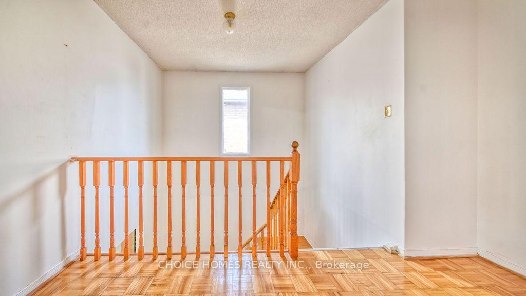 Photo 20 of 162 Clansman Trail, Mississauga, Hurontario — HOMEH