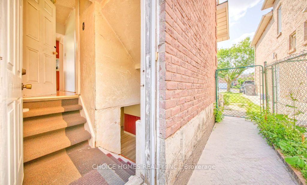 Photo 32 of 162 Clansman Trail, Mississauga, Hurontario — HOMEH
