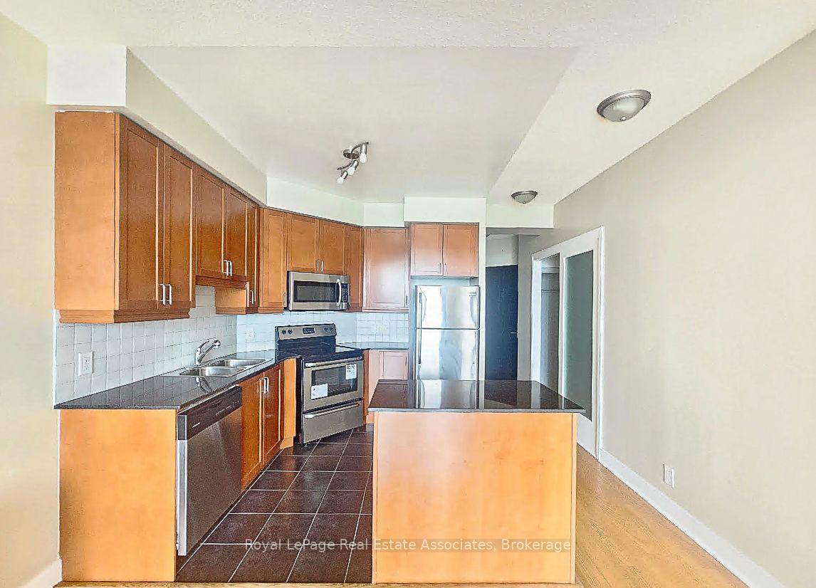 Photo 3 of Unit 1704, 80 Absolute Avenue, Mississauga, City Centre — HOMEH