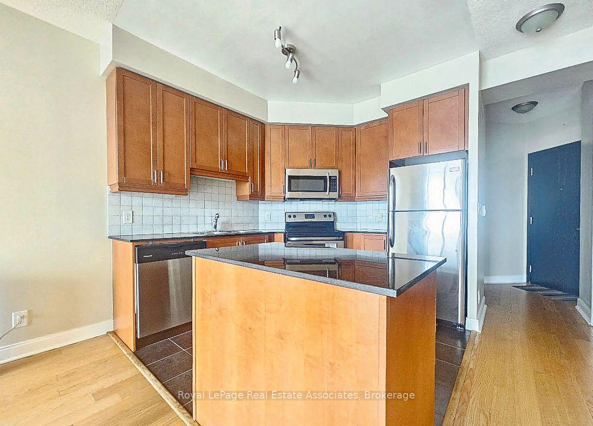Photo 4 of Unit 1704, 80 Absolute Avenue, Mississauga, City Centre — HOMEH