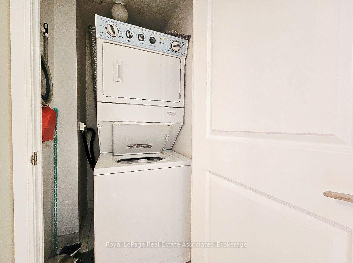 Photo 12 of Unit 1704, 80 Absolute Avenue, Mississauga, City Centre — HOMEH