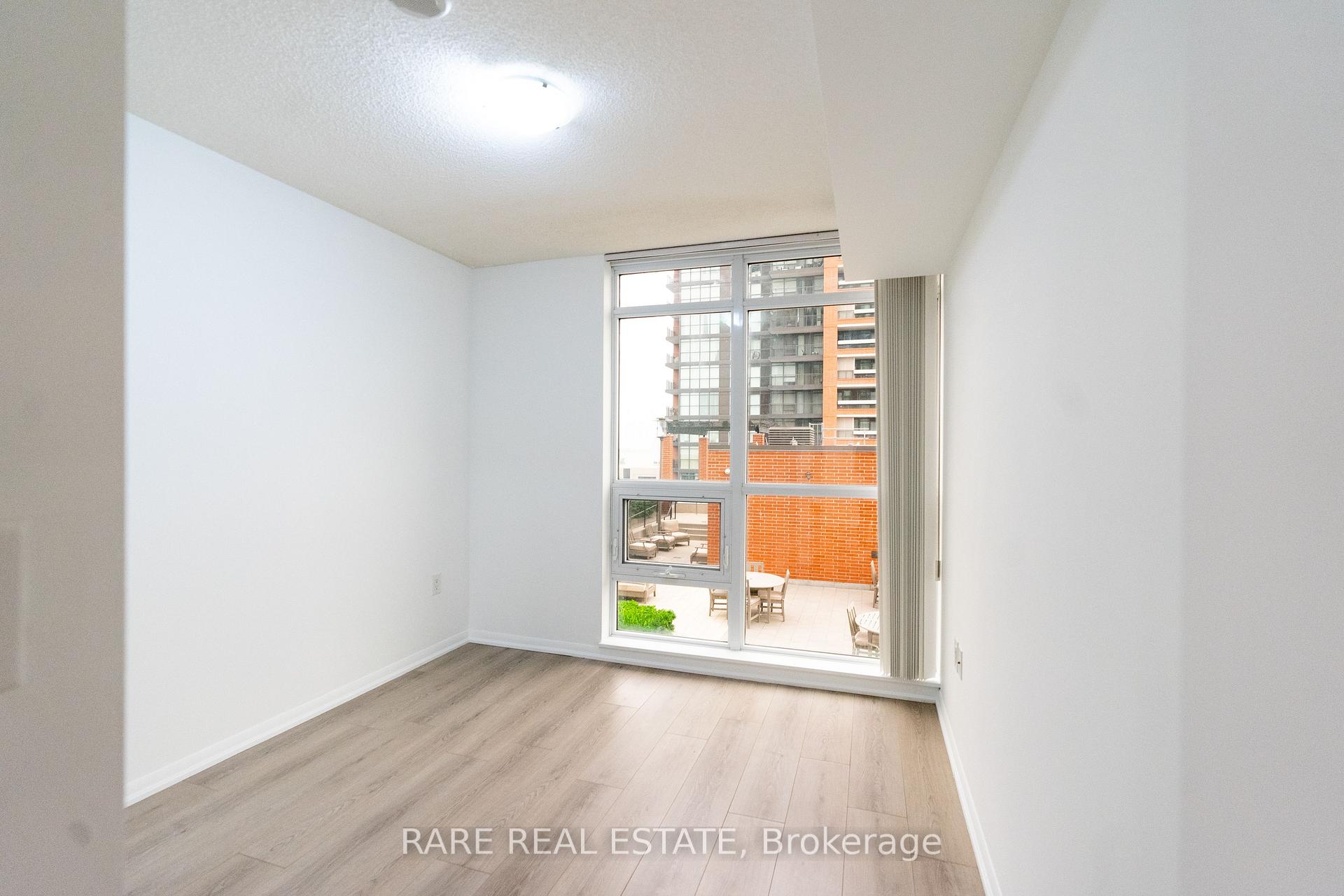 Photo 3 of Unit 1007, 830 Lawrence Avenue W, North York, Yorkdale-Glen Park — HOMEH