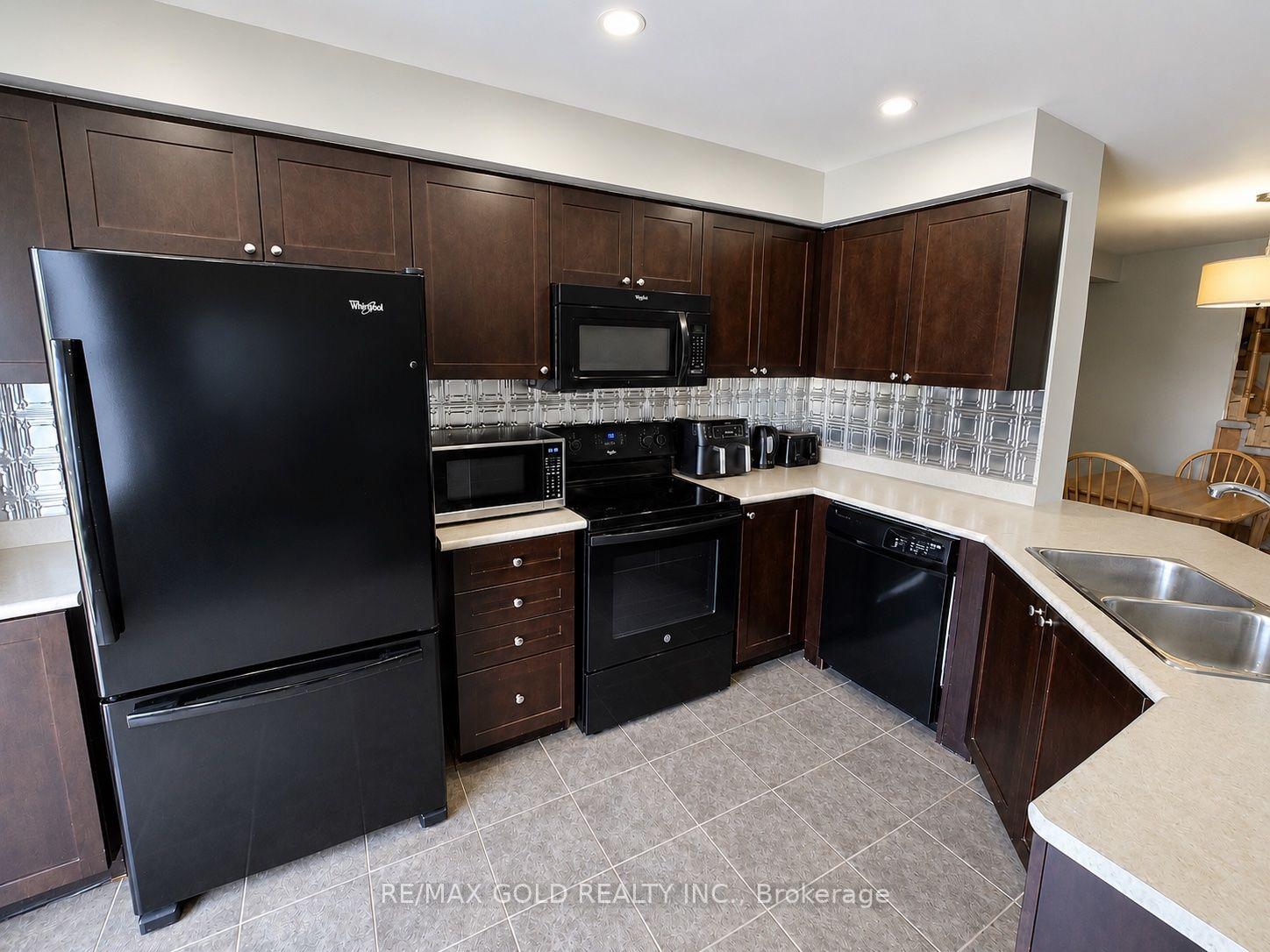 Photo 9 of 1061 Nadalin Heights, Milton, Willmott — HOMEH