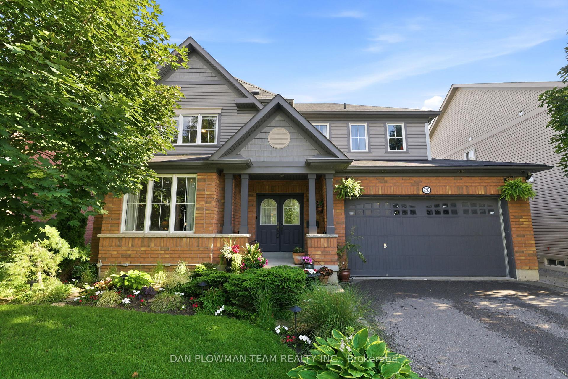 Photo 1 of 2243 Pilgrim Square, Oshawa, Windfields — HOMEH