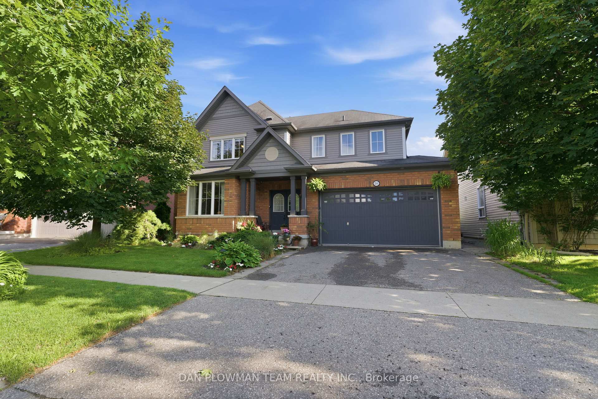 Photo 3 of 2243 Pilgrim Square, Oshawa, Windfields — HOMEH