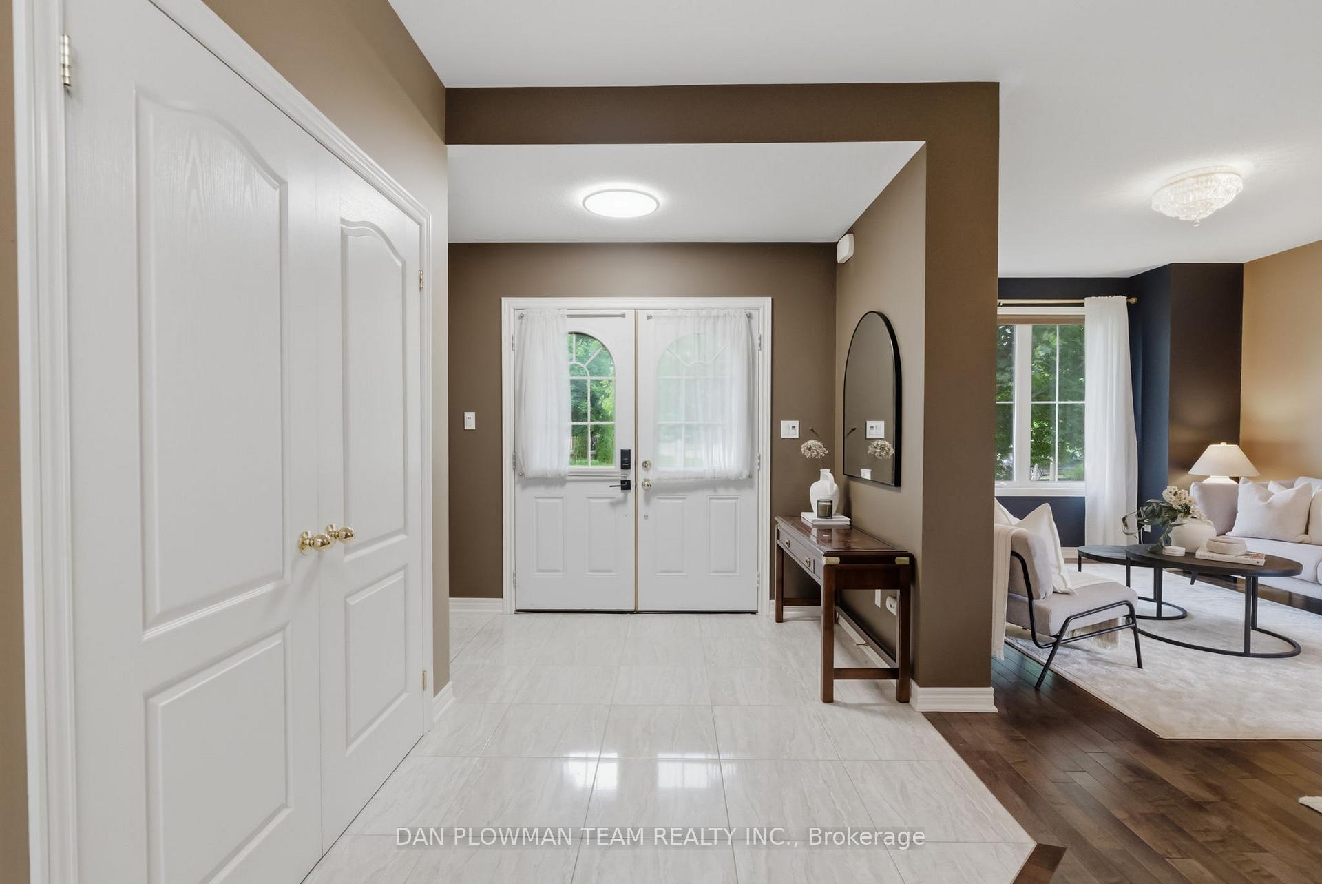 Photo 5 of 2243 Pilgrim Square, Oshawa, Windfields — HOMEH