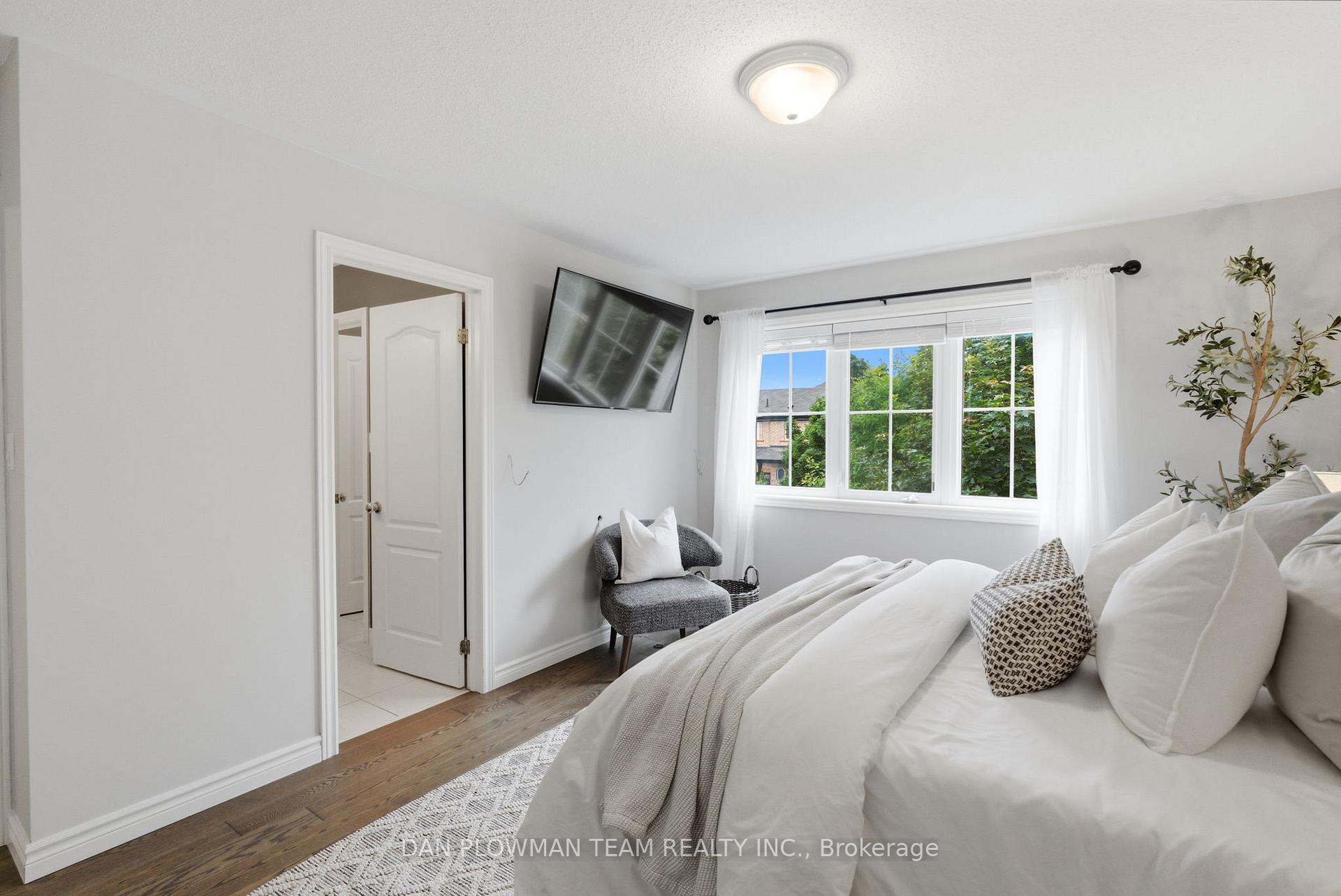 Photo 30 of 2243 Pilgrim Square, Oshawa, Windfields — HOMEH
