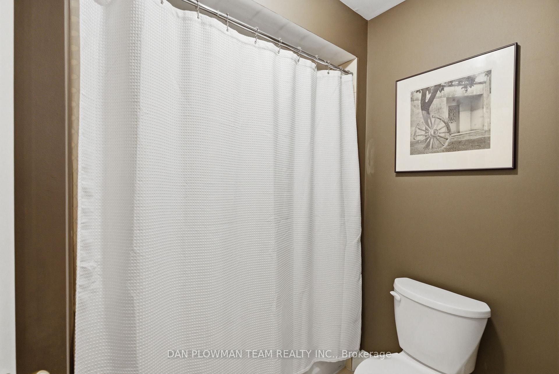 Photo 32 of 2243 Pilgrim Square, Oshawa, Windfields — HOMEH