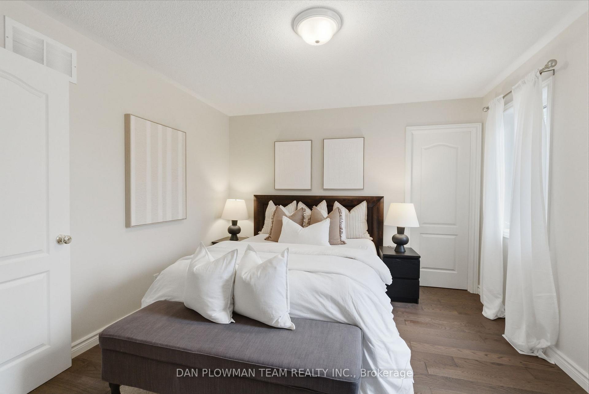 Photo 33 of 2243 Pilgrim Square, Oshawa, Windfields — HOMEH