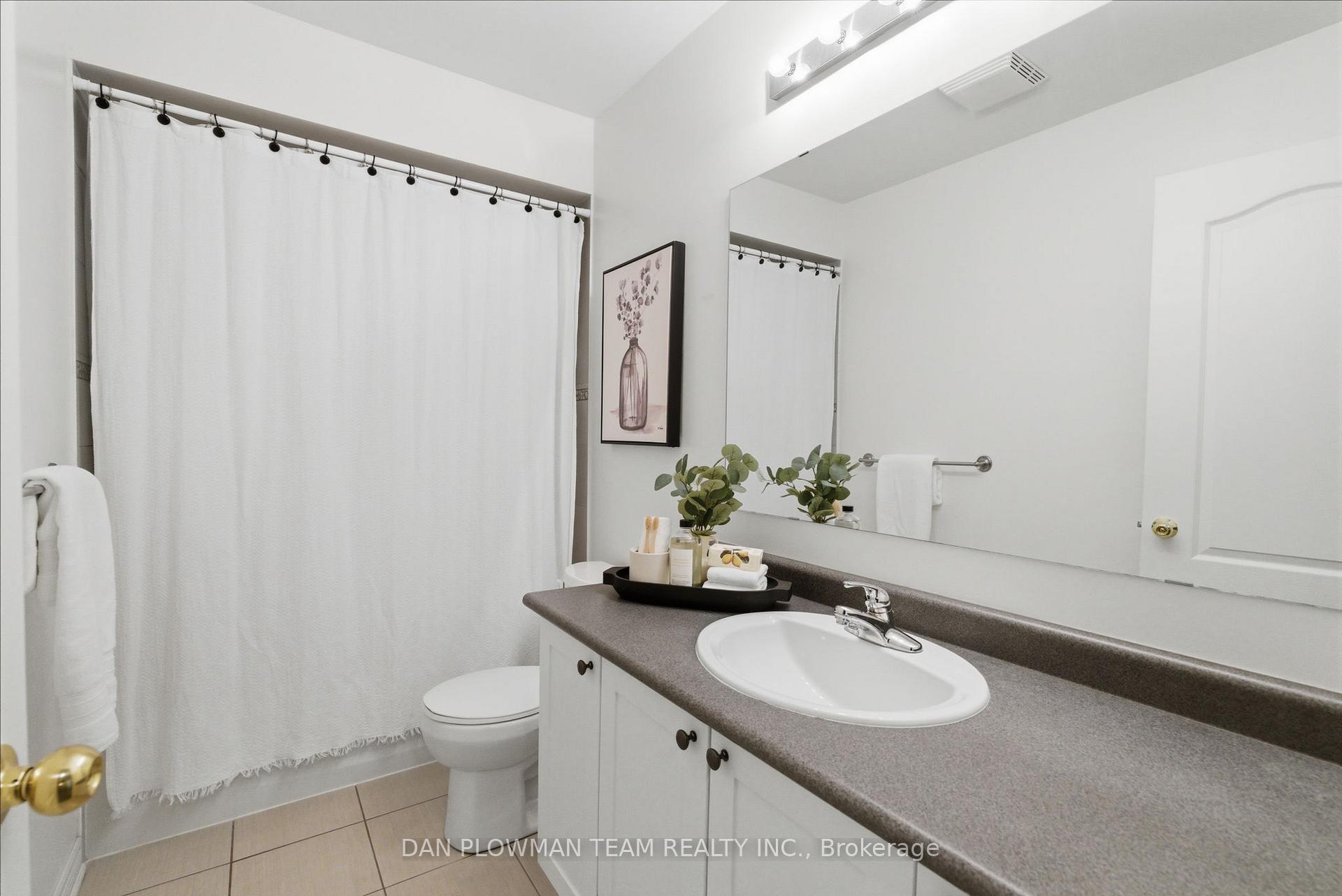Photo 36 of 2243 Pilgrim Square, Oshawa, Windfields — HOMEH