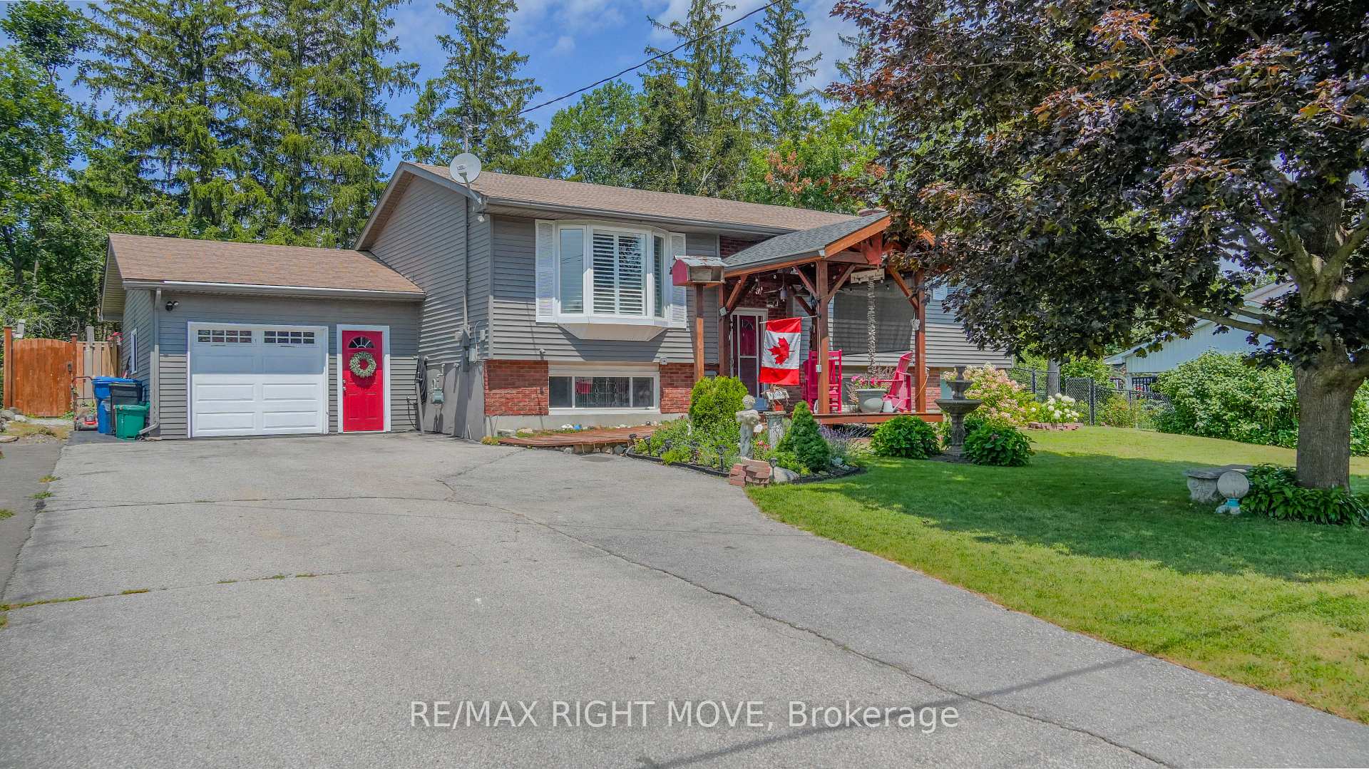 Photo 5 of 424 Homewood Avenue, Orillia — HOMEH