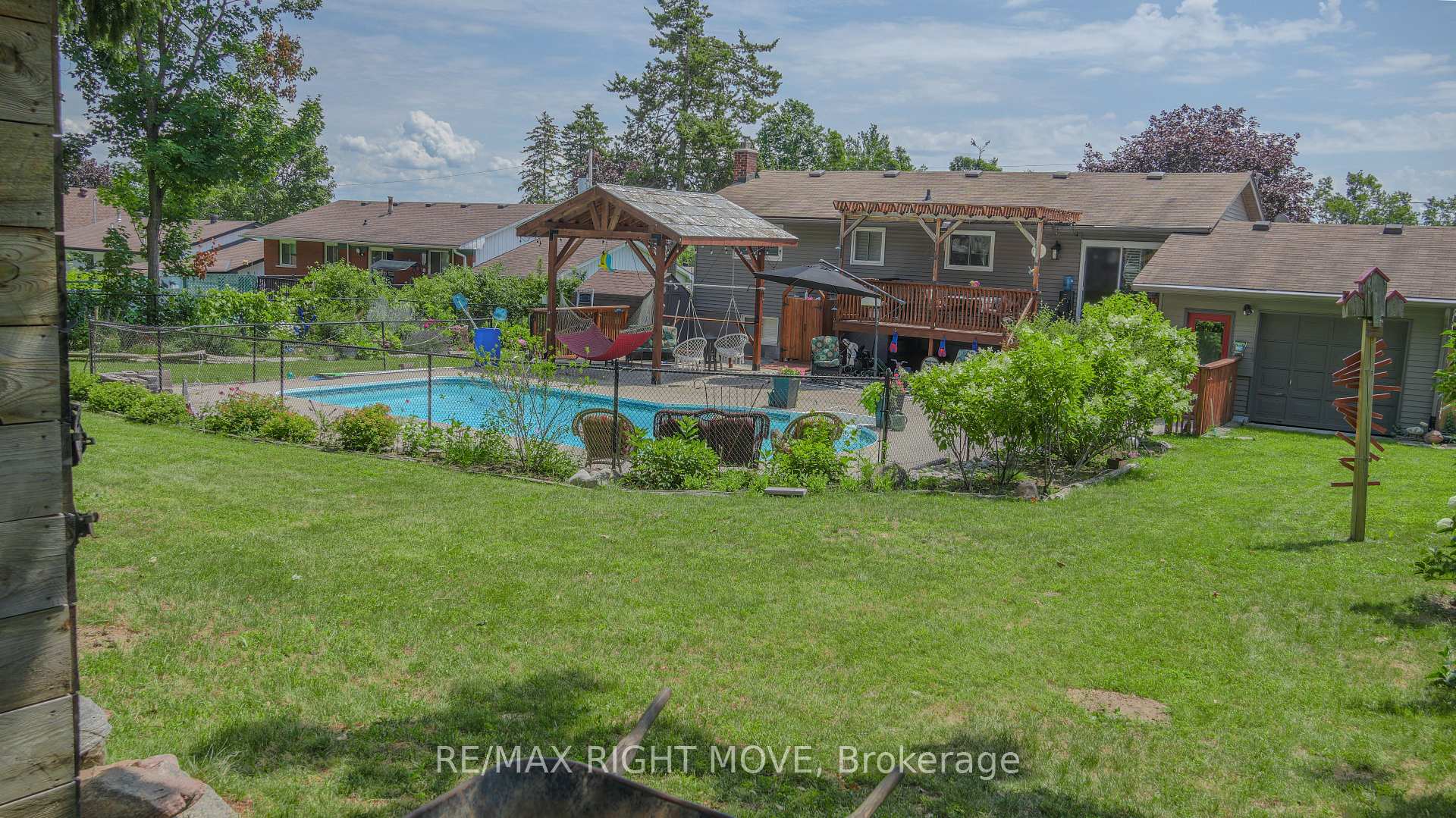 Photo 9 of 424 Homewood Avenue, Orillia — HOMEH
