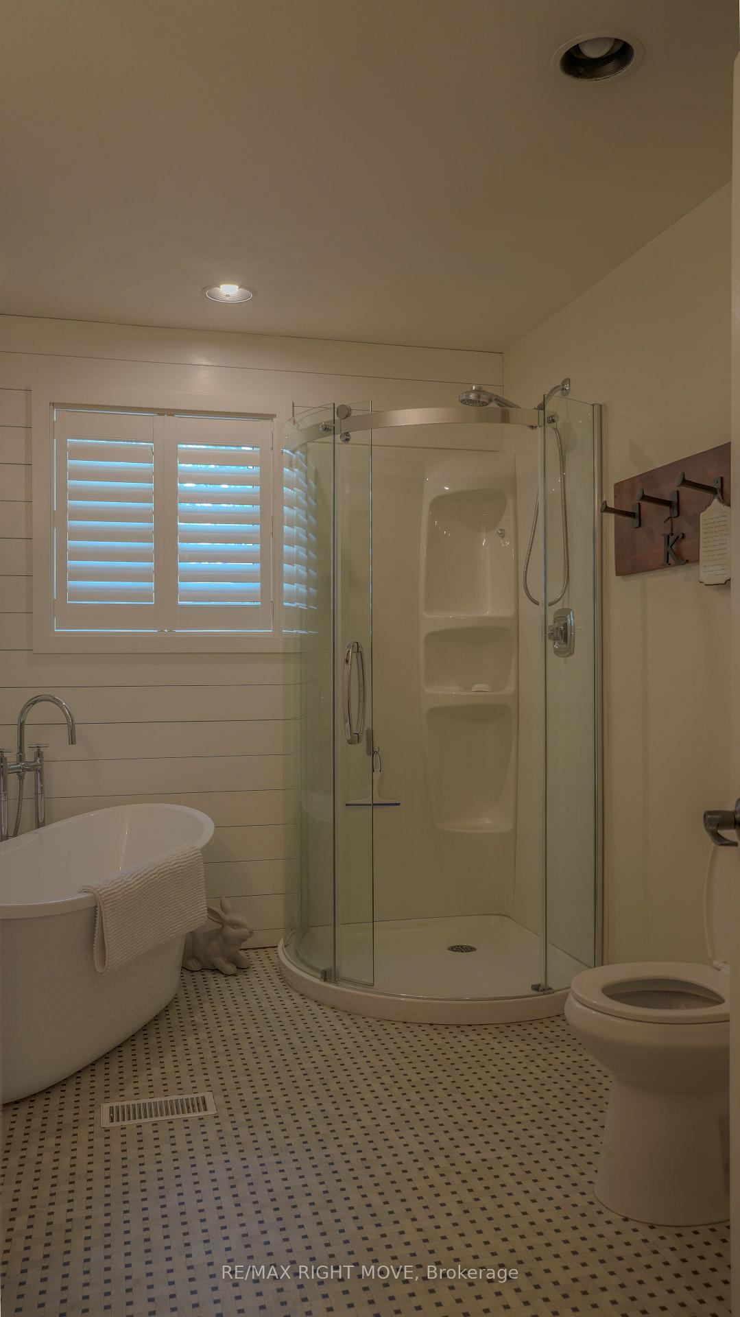 Photo 22 of 424 Homewood Avenue, Orillia — HOMEH