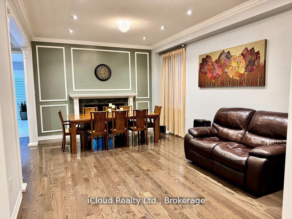 Photo 5 of 27 Tysonville Circle, Brampton, Northwest Brampton — HOMEH