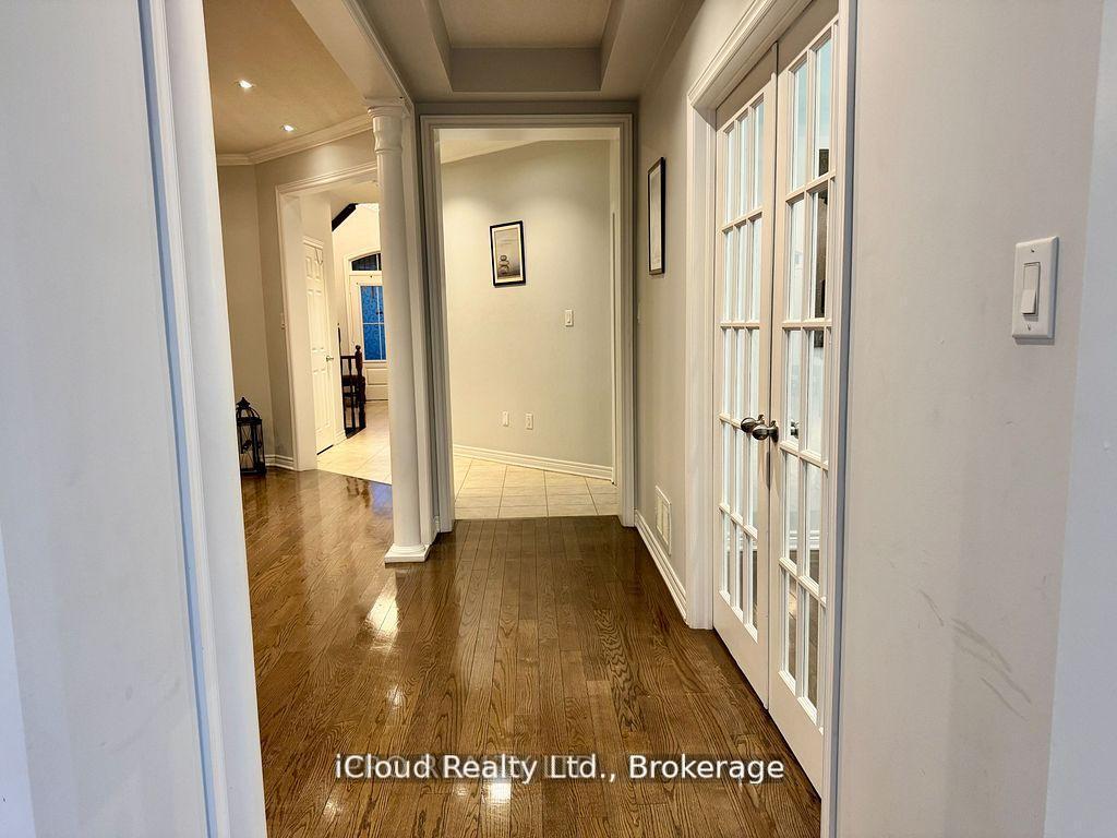 Photo 10 of 27 Tysonville Circle, Brampton, Northwest Brampton — HOMEH