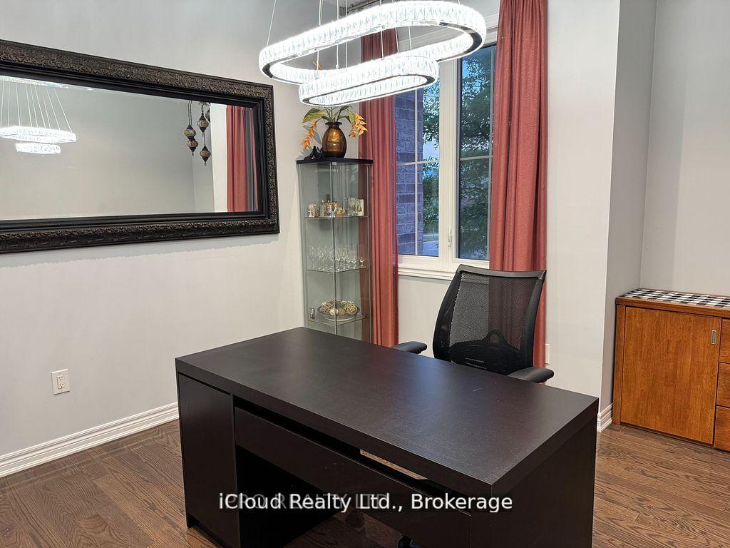 Photo 12 of 27 Tysonville Circle, Brampton, Northwest Brampton — HOMEH