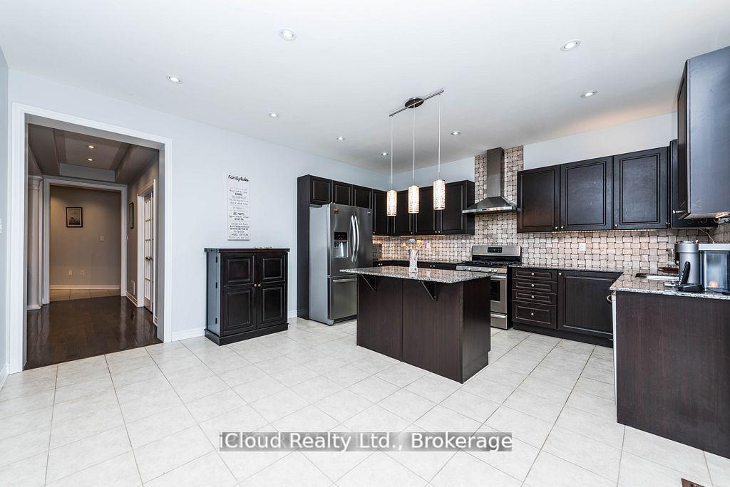 Photo 15 of 27 Tysonville Circle, Brampton, Northwest Brampton — HOMEH