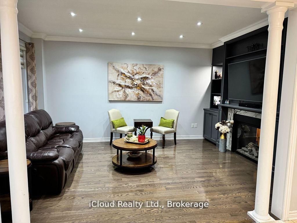 Photo 16 of 27 Tysonville Circle, Brampton, Northwest Brampton — HOMEH