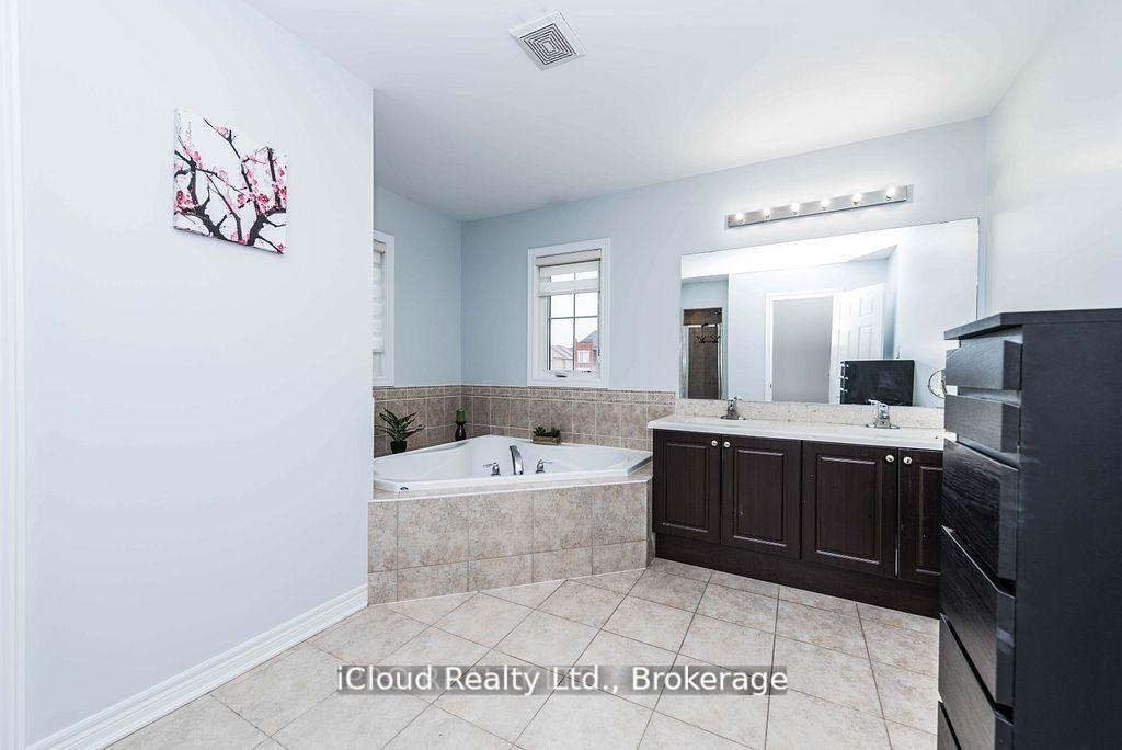 Photo 26 of 27 Tysonville Circle, Brampton, Northwest Brampton — HOMEH