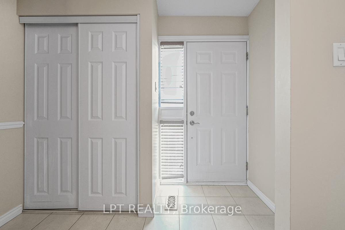 Photo 2 of Unit 1, 3501 Aladdin Lane, Ottawa, Blossom Park/Kemp Park/Findlay Creek — HOMEH