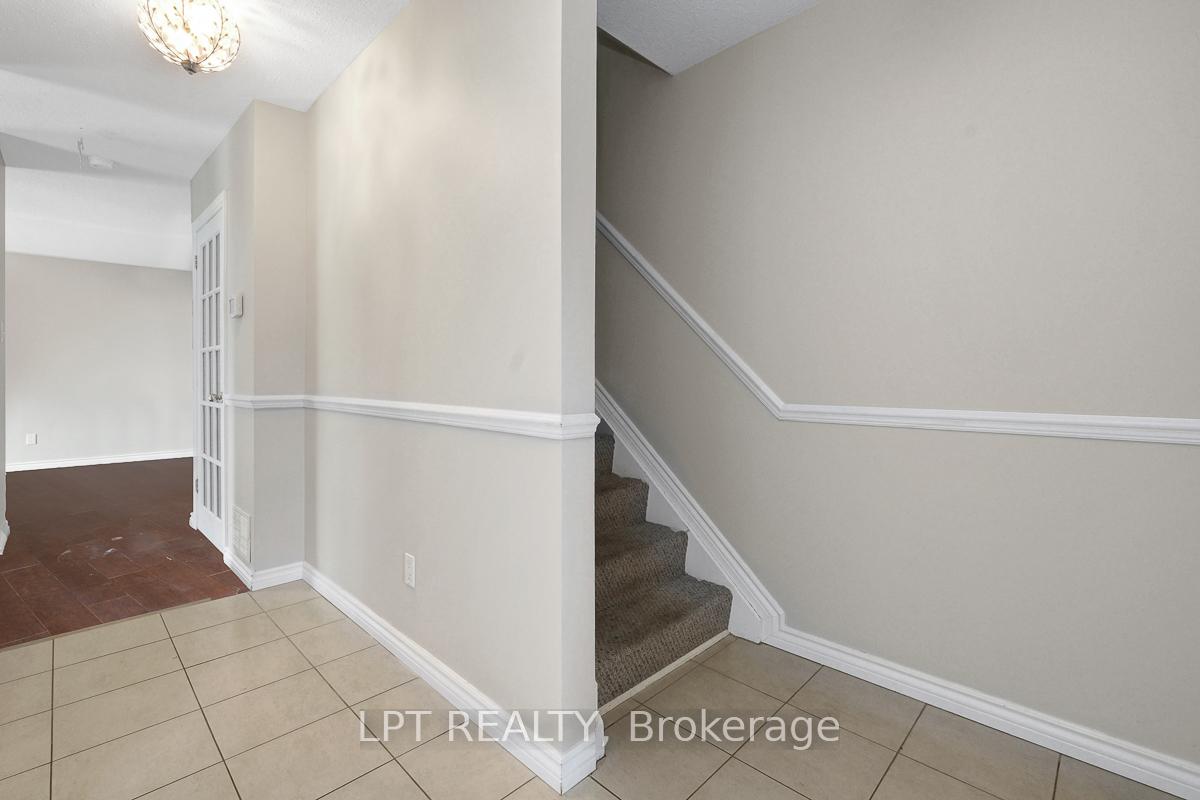 Photo 4 of Unit 1, 3501 Aladdin Lane, Ottawa, Blossom Park/Kemp Park/Findlay Creek — HOMEH