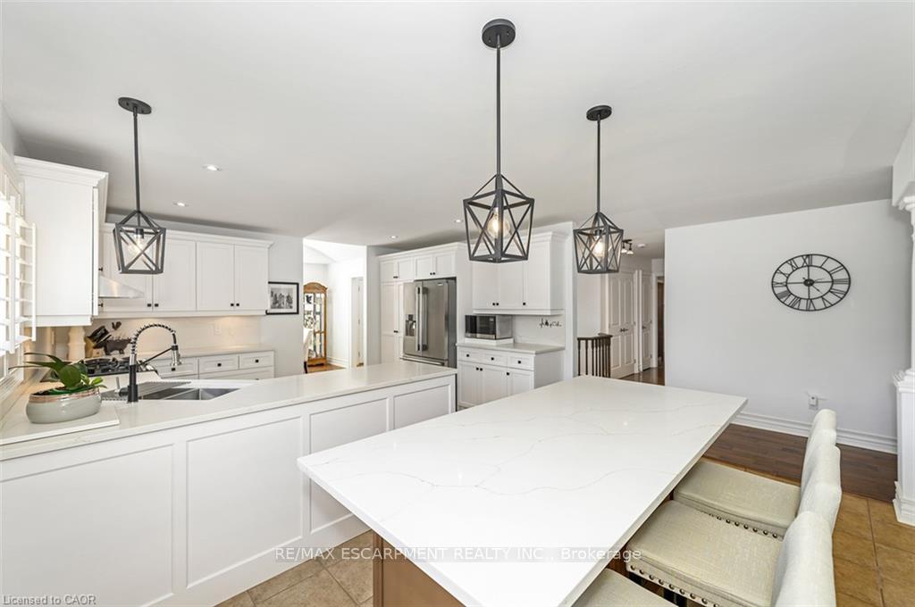 Photo 11 of 27 Carver Drive, Hamilton, Binbrook — HOMEH
