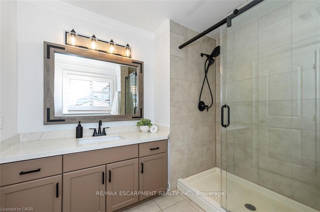 Photo 19 of 27 Carver Drive, Hamilton, Binbrook — HOMEH