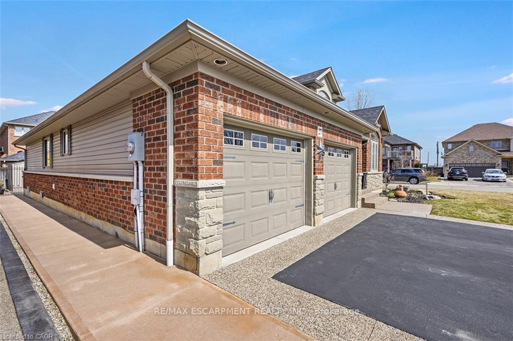 Photo 40 of 27 Carver Drive, Hamilton, Binbrook — HOMEH