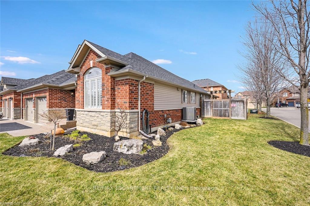 Photo 41 of 27 Carver Drive, Hamilton, Binbrook — HOMEH