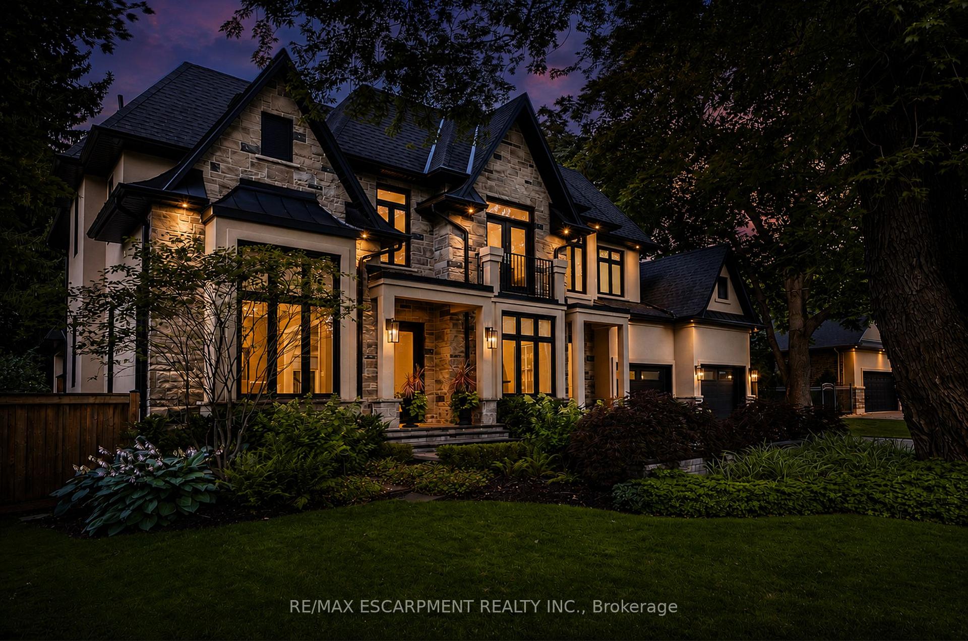 Photo 2 of 71 Lloyminn Avenue, Hamilton, Ancaster — HOMEH