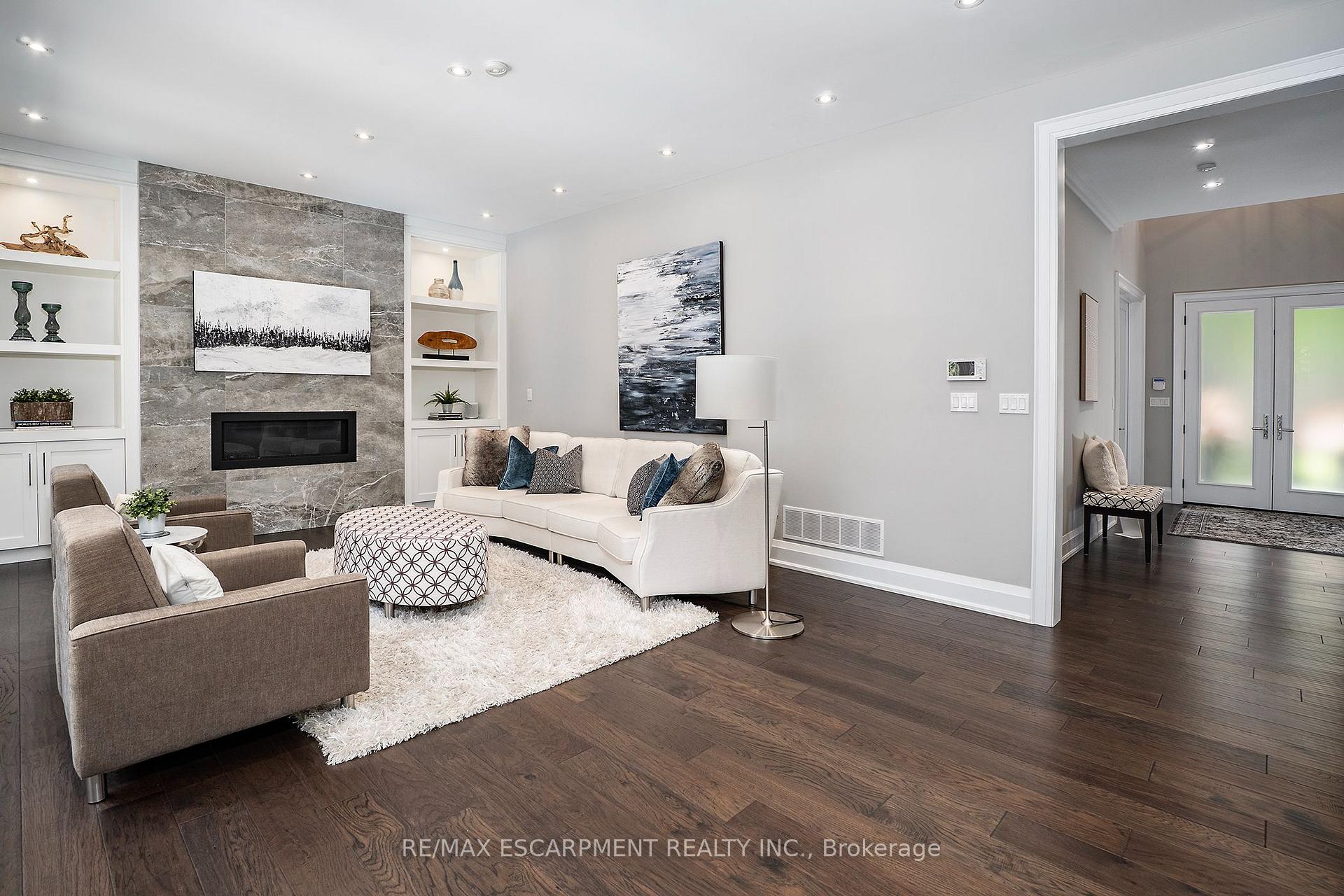 Photo 13 of 71 Lloyminn Avenue, Hamilton, Ancaster — HOMEH