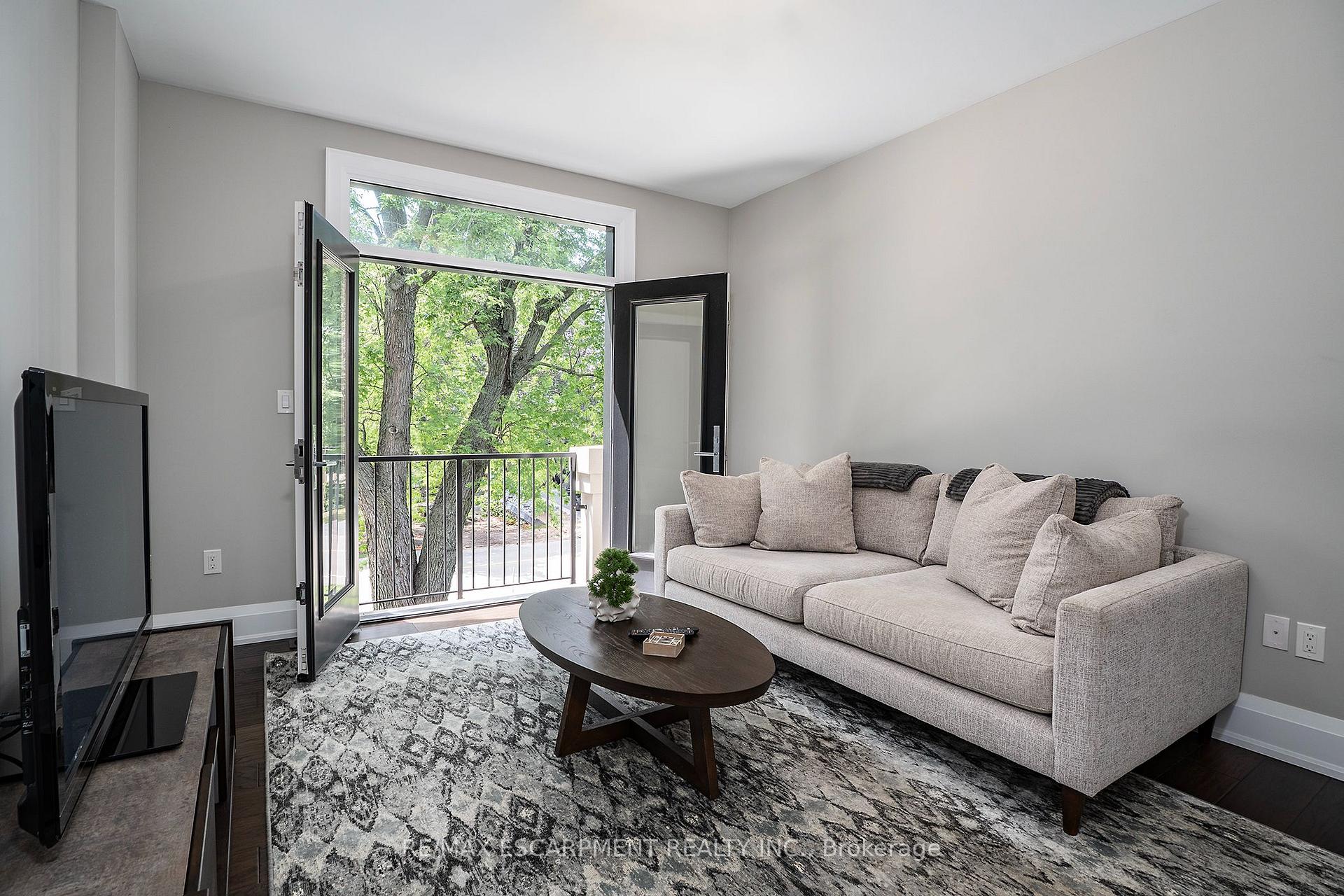 Photo 15 of 71 Lloyminn Avenue, Hamilton, Ancaster — HOMEH
