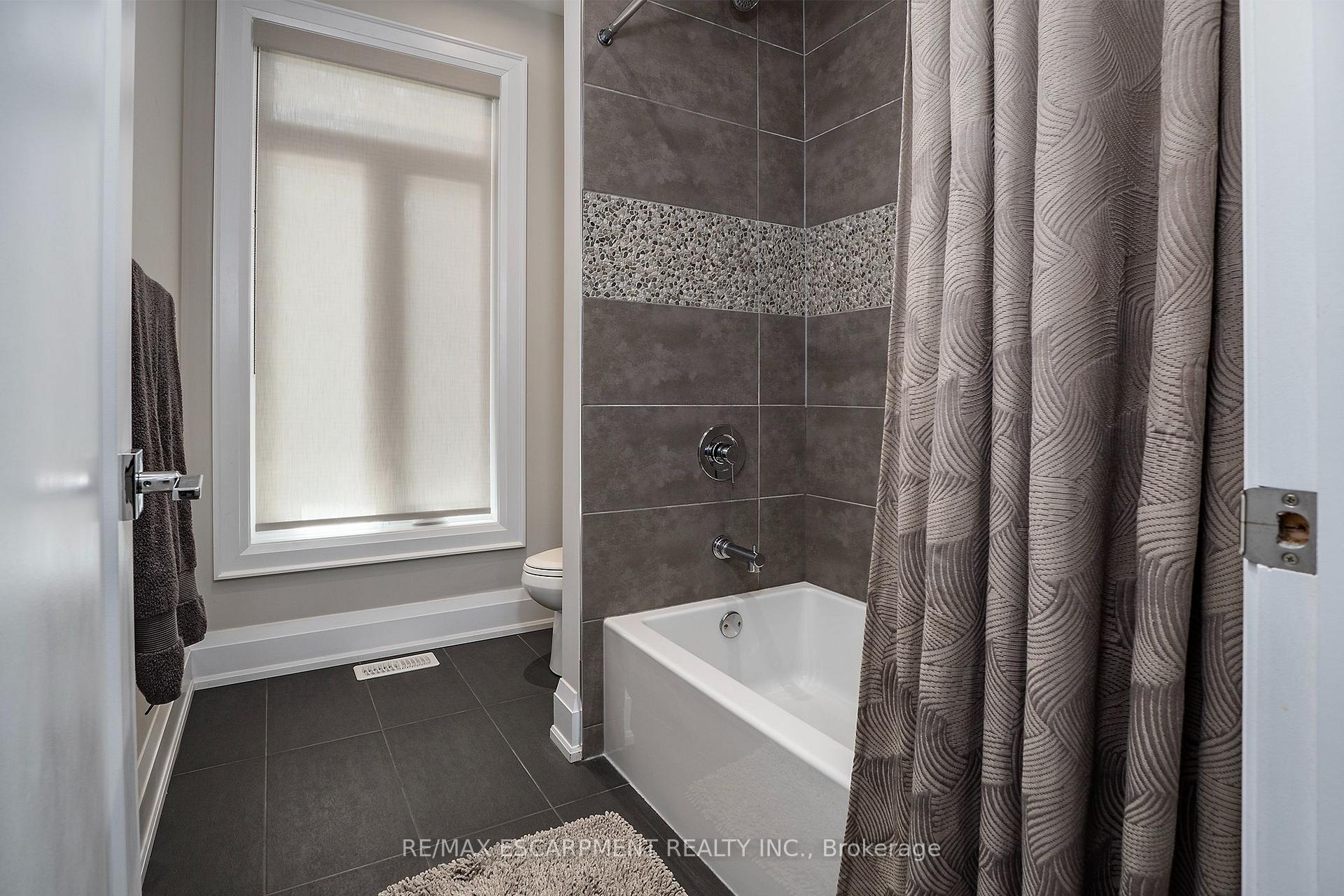 Photo 21 of 71 Lloyminn Avenue, Hamilton, Ancaster — HOMEH