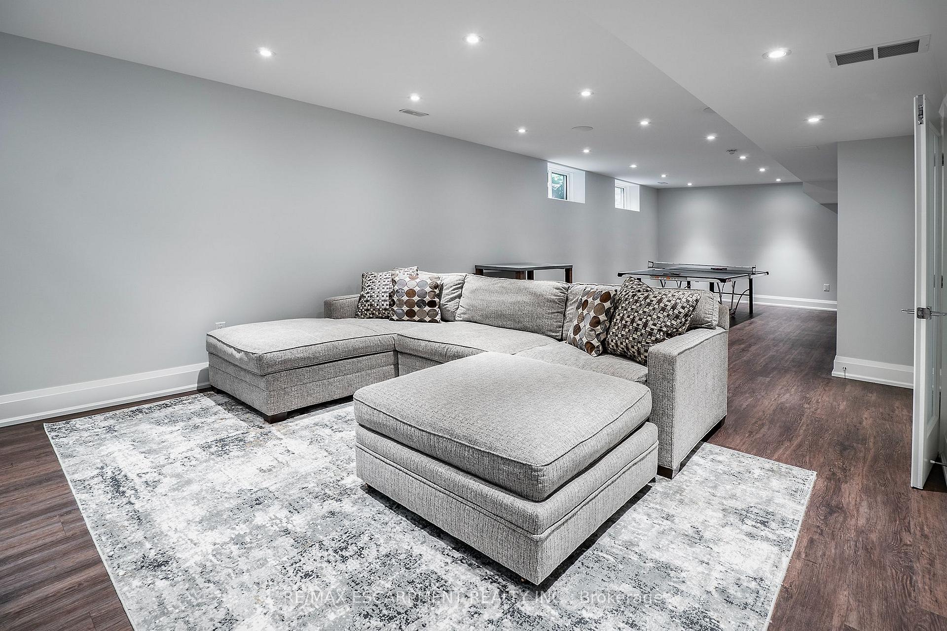Photo 24 of 71 Lloyminn Avenue, Hamilton, Ancaster — HOMEH