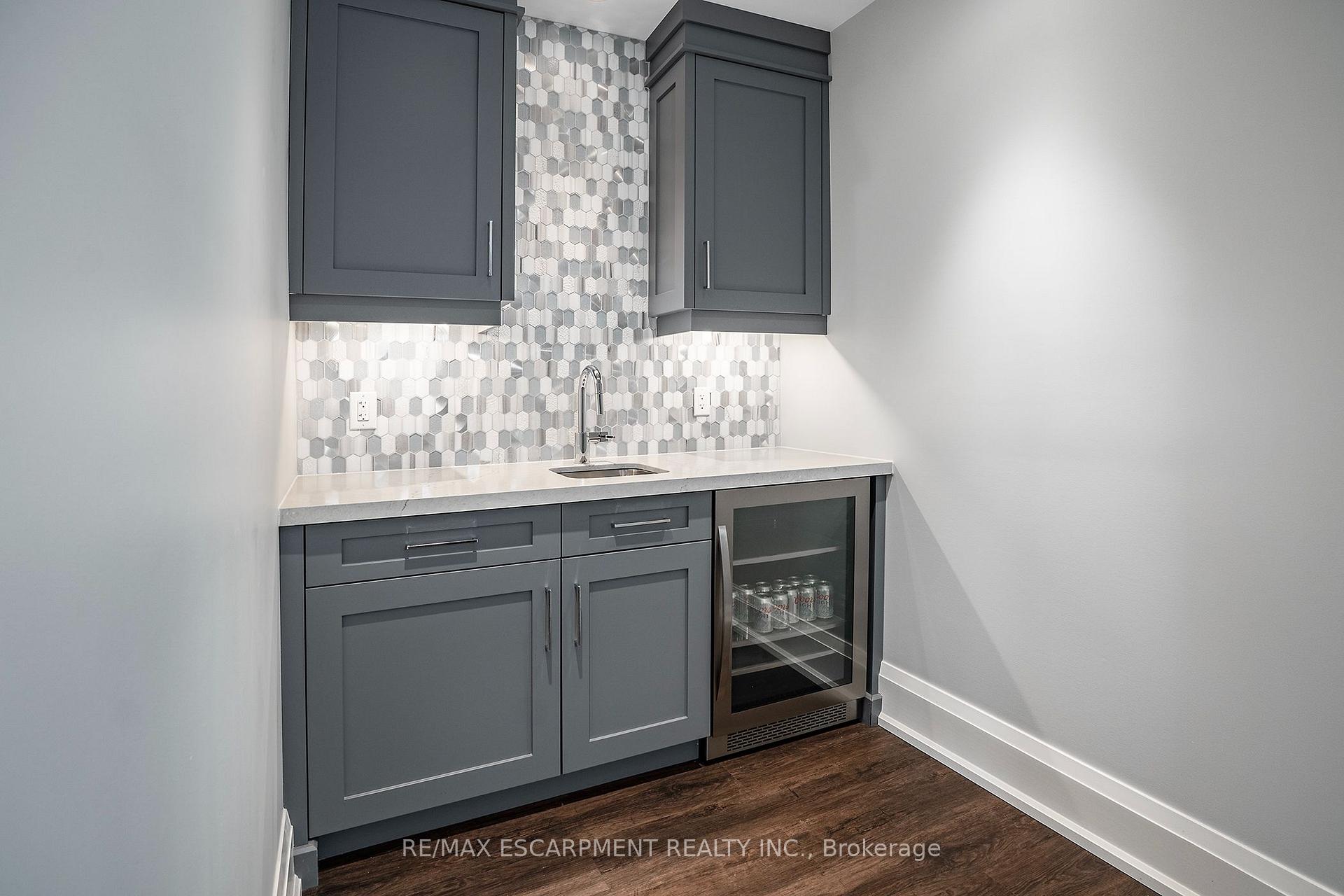 Photo 27 of 71 Lloyminn Avenue, Hamilton, Ancaster — HOMEH