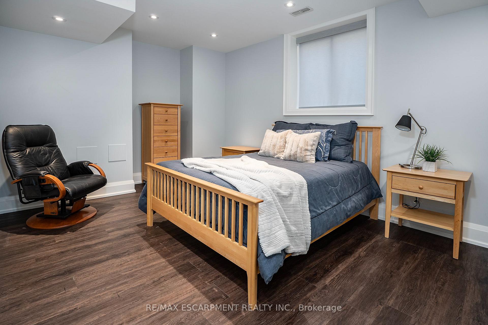 Photo 28 of 71 Lloyminn Avenue, Hamilton, Ancaster — HOMEH