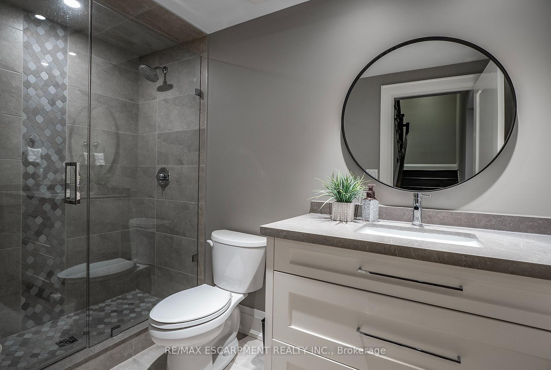 Photo 29 of 71 Lloyminn Avenue, Hamilton, Ancaster — HOMEH