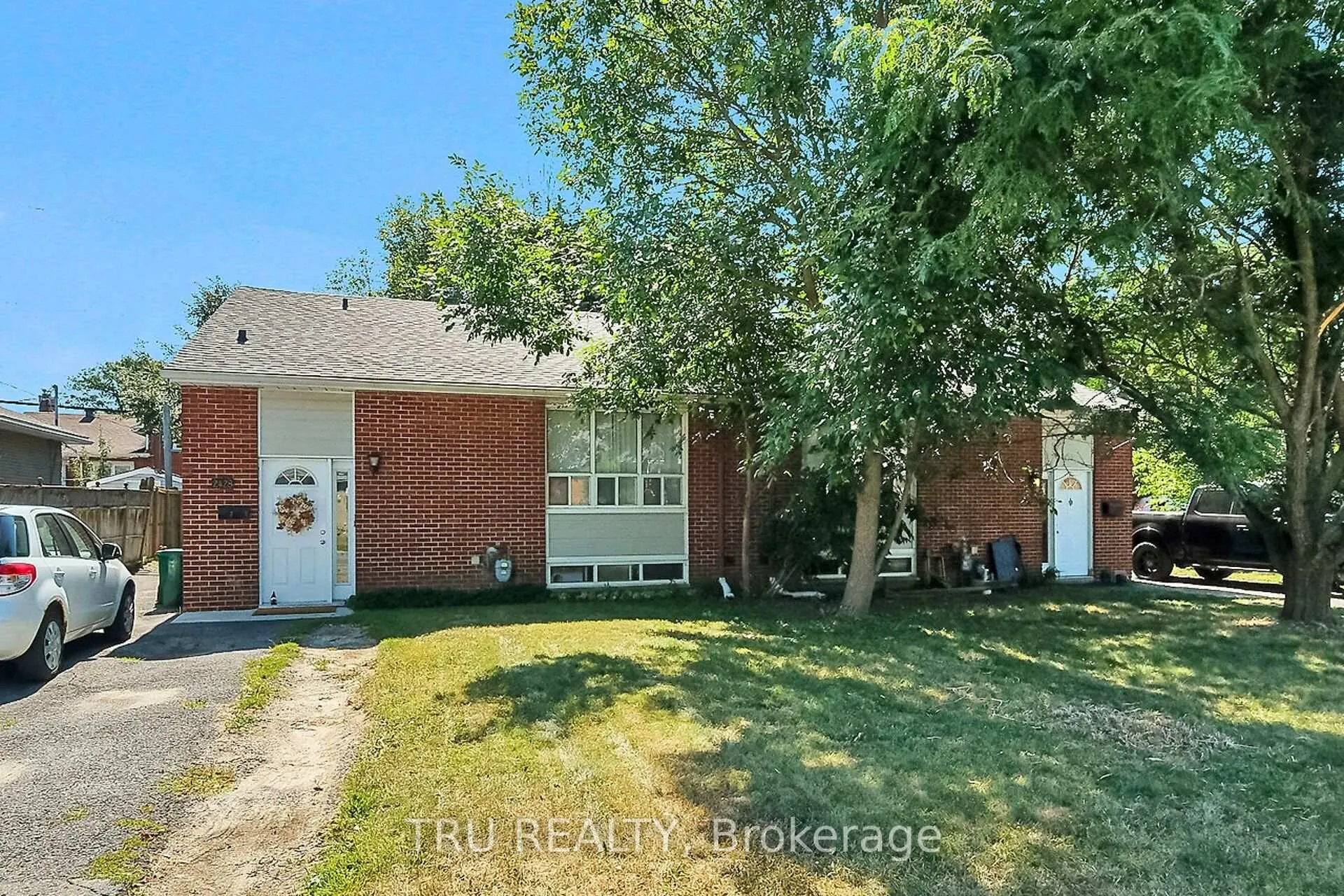 Photo 1 of Unit A, 2428 Iris Street, Ottawa, Parkway Park — HOMEH