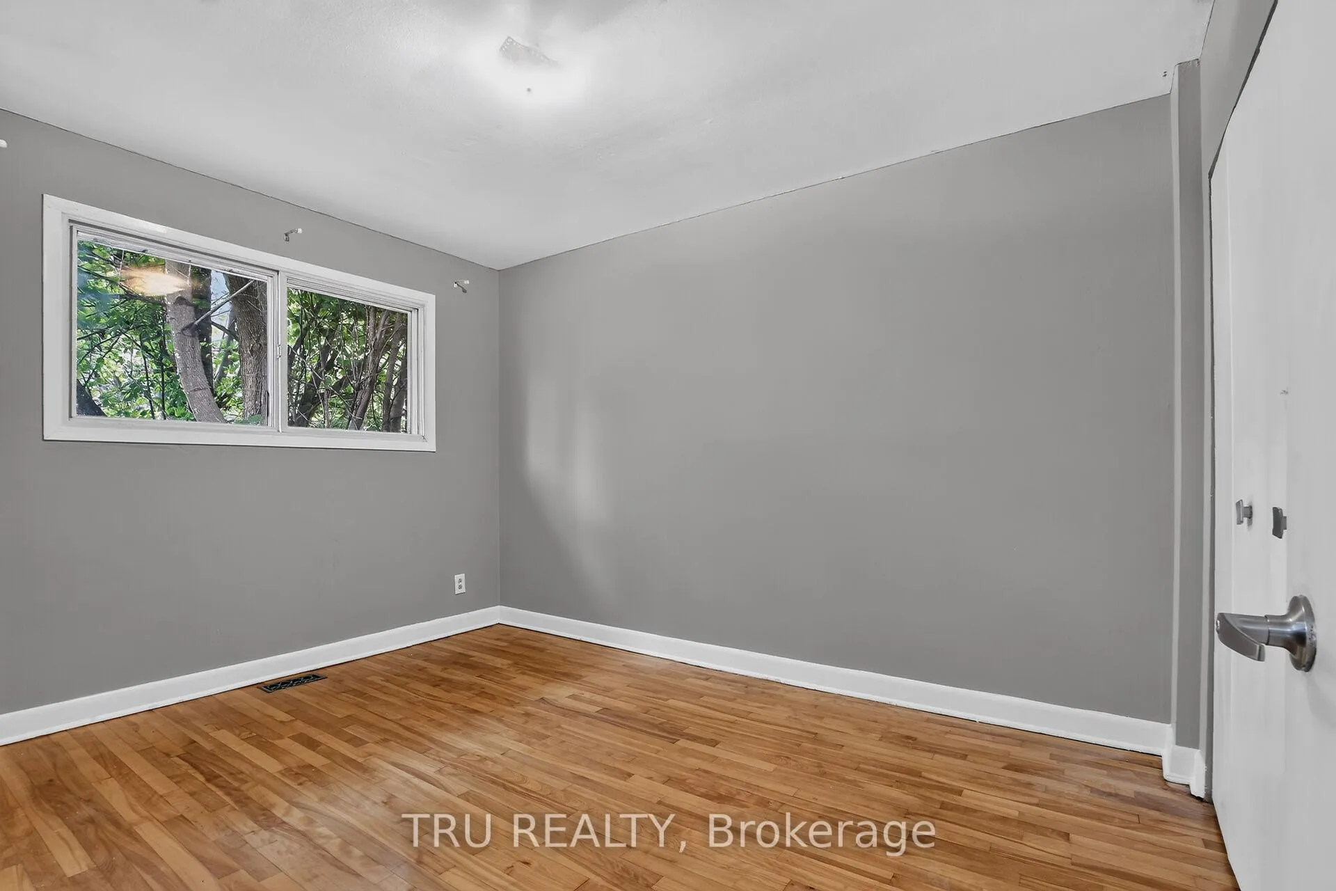 Photo 17 of Unit A, 2428 Iris Street, Ottawa, Parkway Park — HOMEH