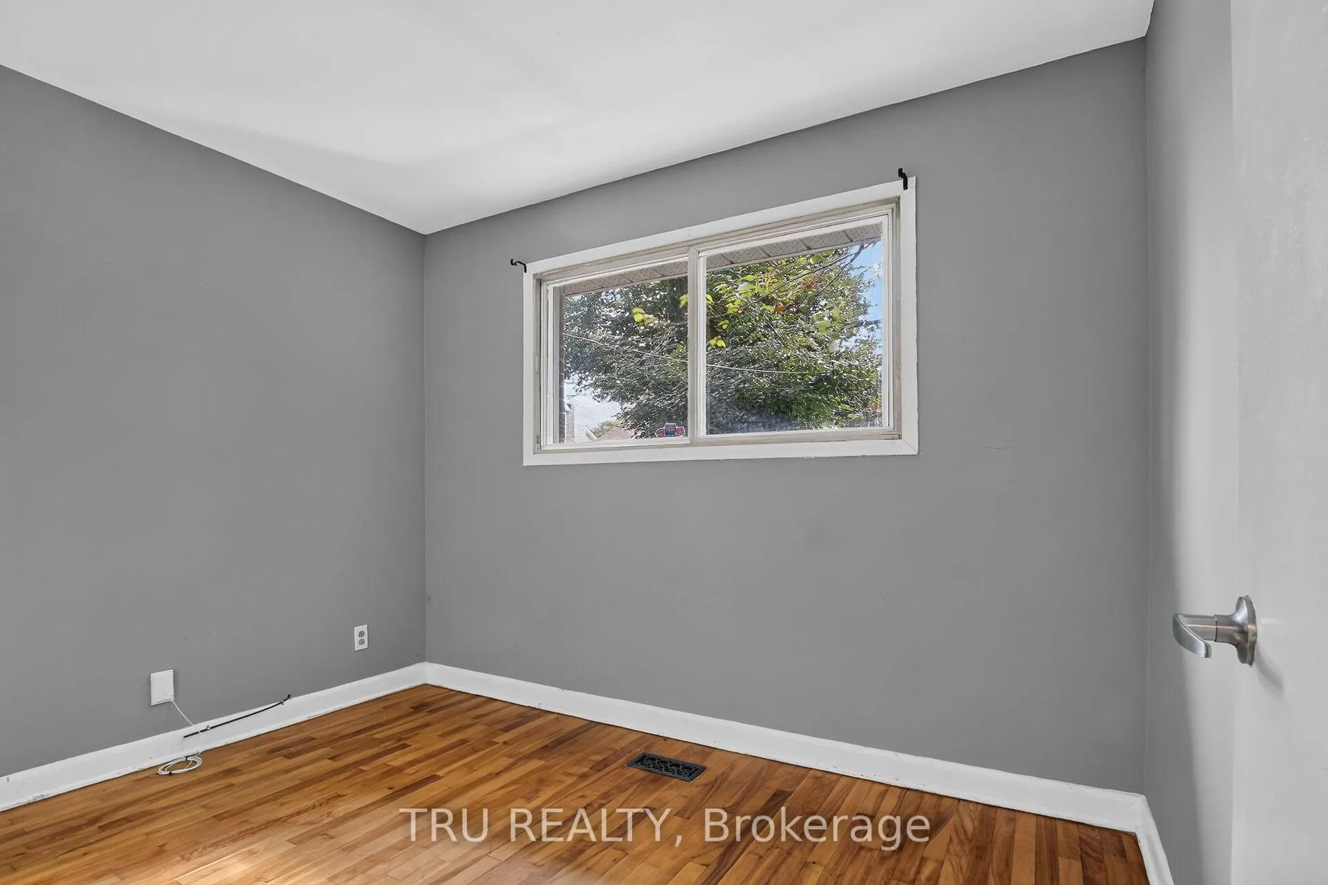 Photo 23 of Unit A, 2428 Iris Street, Ottawa, Parkway Park — HOMEH