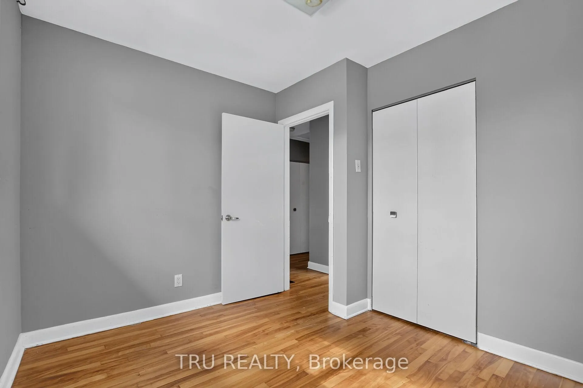 Photo 25 of Unit A, 2428 Iris Street, Ottawa, Parkway Park — HOMEH