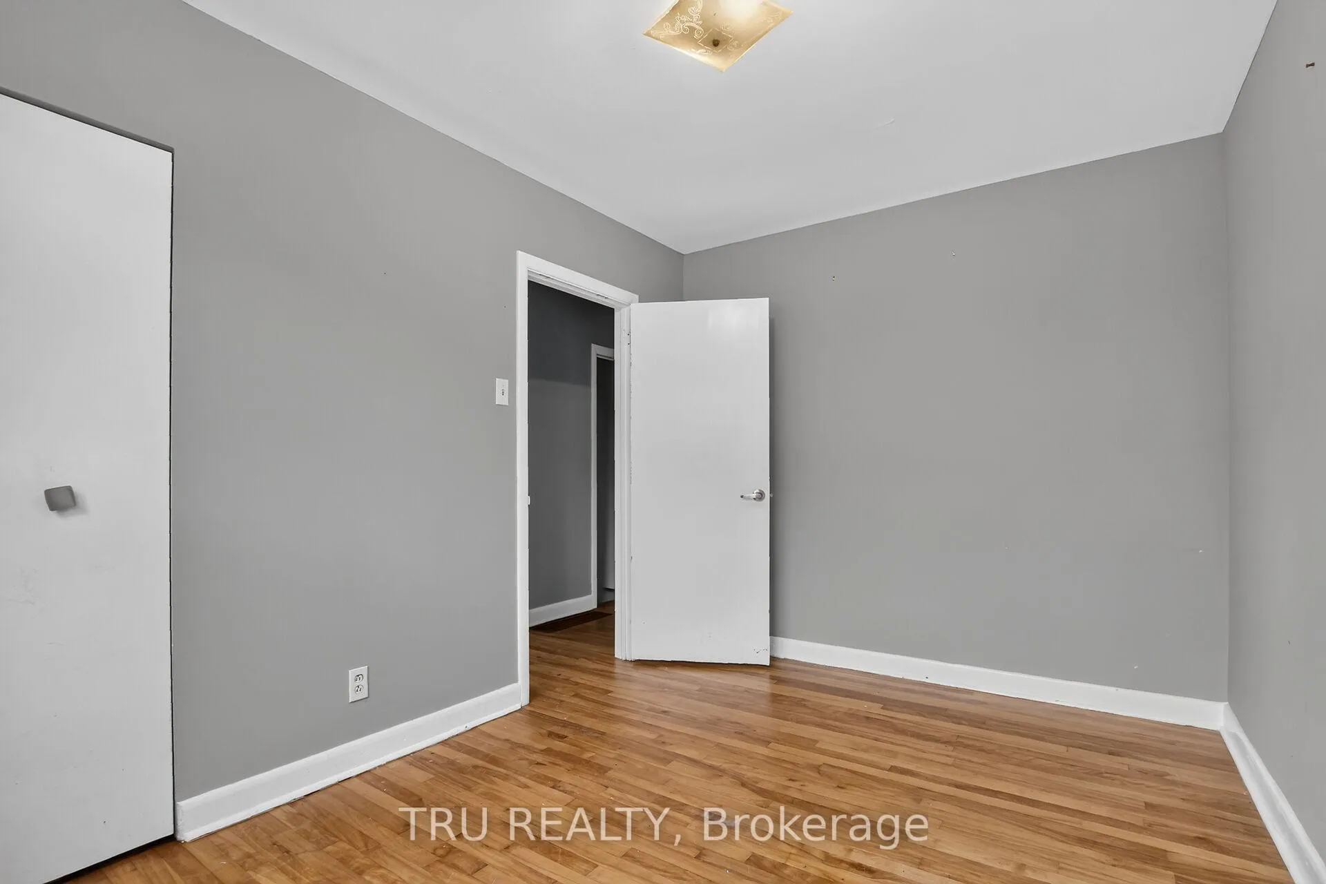Photo 27 of Unit A, 2428 Iris Street, Ottawa, Parkway Park — HOMEH
