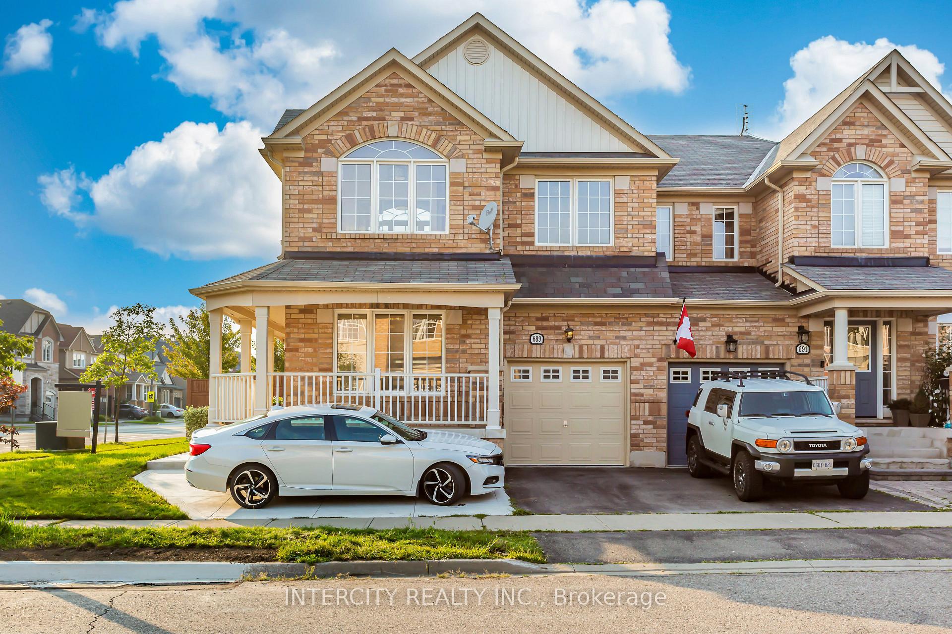 Photo 4 of 689 Ambroise Crescent N, Milton, Coates — HOMEH